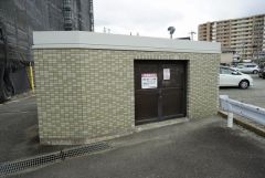 しっかりと扉の閉まるゴミ置き場。ゴミが散らかる心配もありません。