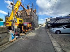 現地（2025年12月257日）撮影。大型車の通行が少なく、騒音や振動が少ないので静かで快適な生活を送れます。