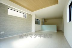 家族が集まる開放的なリビング。思い思いの時間を過ごしたり、家族みんなで食事をしたり、素敵な団らんの場になりますね＾＾