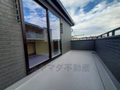 陽当たりの良いバルコニーです。お洗濯やお布団干しはもちろん、日光浴スペースにも。