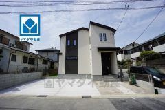 南向き、全居室2面採光で陽当たり良好＾＾最新の設備で気持ちの良い新生活を送りませんか。お気に入りの家具とインテリアで素敵な部屋を作りましょう。