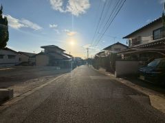 現地（2026年1月30日）撮影。大型車の通行が少なく、騒音や振動が少ないので静かで快適な生活を送れます。