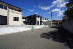 大型車の通行が少なく、騒音や振動が少ないので静かで快適な生活を送れます。