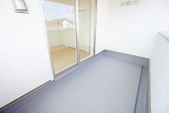 2階のインナーバルコニーは、テーブルセットを設置して気軽に外で朝食やお茶など楽しむセカンドリビングとしても利用できます。