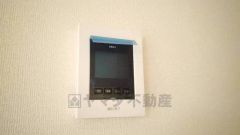 防犯性、セキュリティ対策に安心できるテレビモニター付きインターフォンです。セールスマン対策にもなり安心できます。