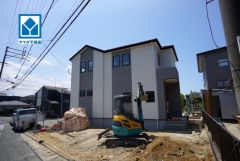 赤間駅行きバス停まで徒歩1分＾＾駐車もらくらくの敷地面積63坪以上。快適でゆとりのある生活空間で新生活を始めましょう^^
