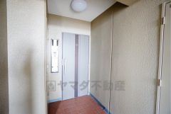 角部屋なので両隣を気にすることなく過ごせます。