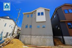 3路線利用可能で都心へのアクセスの幅が広がります。毎日の通勤・通学・買い物がしやすく、快適に過ごせます。