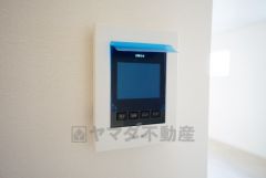 防犯性、セキュリティ対策に安心できるテレビモニター付きインターフォンです。セールスマン対策にもなり安心できます。