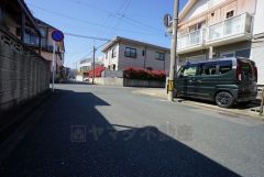 大型車の通行が少なく、騒音や振動が少ないので静かで快適な生活を送れます。