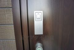 かざすだけで開閉できる、タッチキー採用の玄関。お買い物帰りで、両手がふさがってきても簡単に中に入れます＾＾