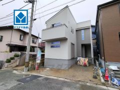 1号棟。4LDK＾＾全居室収納スペース付き＾＾最新の設備で気持ちの良い新生活を送りませんか＾＾お問い合わせお待ちしております＾＾