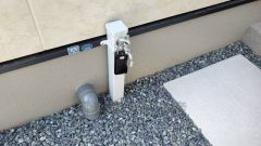 お車の洗車や外壁のお掃除をする際に便利な外水栓。