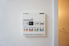 浴室暖房乾燥機付き＾＾梅雨の時期や花粉、PM2.5が酷いときなどの洗濯を干すのに重宝しそうですね＾＾