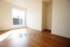 ご夫婦お二人のプライベートシーンを演出する寝室は、大容量のウォークインクローゼット付き。