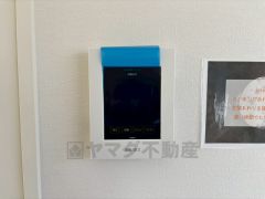 防犯性、セキュリティ対策に安心できるテレビモニター付きインターフォンです。セールスマン対策にもなり安心できます。