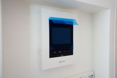 防犯性、セキュリティ対策に安心できるテレビモニター付きインターフォンです。セールスマン対策にもなり安心できます。