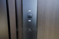 かざすだけで開閉できる、タッチキー採用の玄関。お買い物帰りで、両手がふさがってきても簡単に中に入れます＾＾