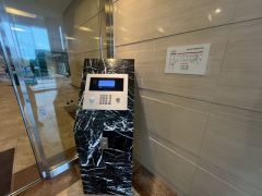 安心と信頼の最前線、24時間365日あなたの暮らしを見守る先進のオートロックシステム。