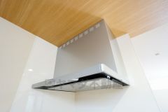 調理時の蒸気や匂いが換気扇に誘導され、効率的に排煙ができます＾＾