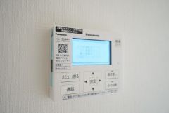 おいだき機能つきなのでお風呂に入る時間が異なるご家庭には嬉しいですね。ボタン一つで快適で便利な生活が＾＾