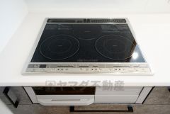 IHクッキングヒーターは火を使わないため、火災の発生リスクを抑えることが出来ます。汚れてもサッとふけてお掃除らくらく＾＾