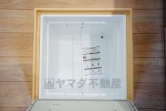 キッチンにある床下収納は、居住スペースを減らさずに買い置きの調味料や非常食などを保管することができます。