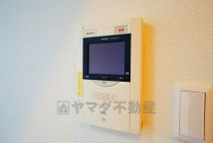 防犯性、セキュリティ対策に安心できるテレビモニター付きインターフォンです。セールスマン対策にもなり安心できます。