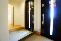 同仕様写真。っぷり収納できるシューズボックスです。家族全員の靴がきれいに整頓できます。