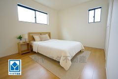 家具はイメージです。住む人のこだわりを活かす洋室。日当たりがよく、寝室としての利用もおすすめ。広めのクローゼットには荷物をすっきり片付けられ、ゆとりのある暮らしが出来ます＾＾