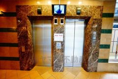 エレベーターホールには外部からの映像がチェックできる防犯カメラモニターが設置されています。防犯対策バッチリです。