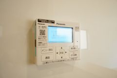 おいだき機能つきなのでお風呂に入る時間が異なるご家庭には嬉しいですね。ボタン一つで快適で便利な生活が＾＾