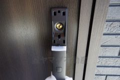 かざすだけで開閉できる、タッチキー採用の玄関。お買い物帰りで、両手がふさがってきても簡単に中に入れます＾＾