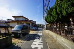 大型車の通行が少なく、騒音や振動が少ないので静かで快適な生活を送れます。