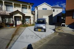 駐車スペースはゆとりある2台分を確保。マイカー用に、お客さま用に、余裕を持ってご利用いただけます。