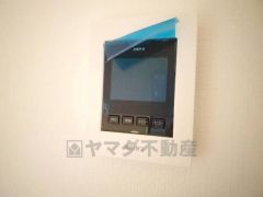 防犯性、セキュリティ対策に安心できるテレビモニター付きインターフォンです。セールスマン対策にもなり安心できます。