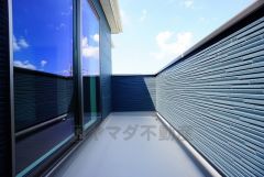 陽当たりの良いバルコニーです。お洗濯やお布団干しはもちろん、日光浴スペースにも。