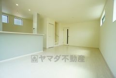 家族が集まる開放的なリビング。思い思いの時間を過ごしたり、家族みんなで食事をしたり、素敵な団らんの場になりますね＾＾