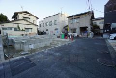 現地（2026年1月6日）撮影。住人以外の車の進入も少なく、小さなお子様を持つご家庭にも安心です。落ち着いた住宅地内で快適な生活を実現してみませんか。