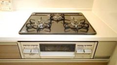 複数の調理を一度に行うことができる3口コンロ。効率よくお料理が出来ます。毎日のお料理も楽しくなりますね＾＾