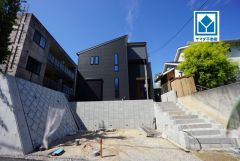 東郷駅徒歩9分、都心へのアクセス良好。スーパーやコンビニなども近く周辺環境充実。快適でゆとりのある生活空間で新生活を始めましょう^^