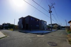 大型車の通行が少なく、騒音や振動が少ないので静かで快適な生活を送れます。