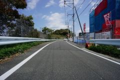 現地（2025年4月17日）撮影。大きな車でも駐車しやすいため、車のサイズを気にせず好きな車に乗れます。