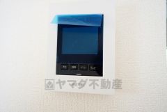 防犯性、セキュリティ対策に安心できるテレビモニター付きインターフォンです。セールスマン対策にもなり安心できます。