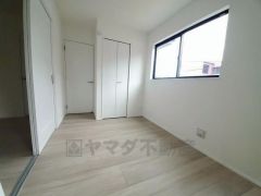 あると嬉しい1階の一部屋。お子様のお昼寝スペースや客間、お友達やご親戚のお泊り部屋としても使えます。