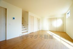 断熱性能の窓ガラスを採用。省エネ、光熱費カットにも貢献します。夏は涼しく、冬は暖かく快適に過ごせますよ＾＾