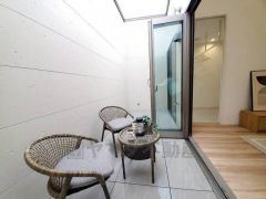 リビングと緩やかにつながるインナーテラス。読書やティータイムスペースにも。日常に余白を生むくつろぎの空間です＾＾