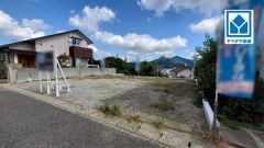 唐の原駅徒歩11分、都心へのアクセス良好。スーパーやコンビニなども近く周辺環境充実。子育てに優しい落ち着いた住環境＾＾