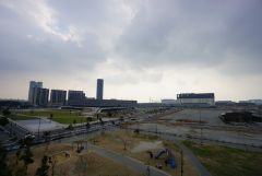 バルコニーからの眺望です。前面に遮るものがなく景色を一望できます。