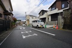 大型車の通行が少なく、騒音や振動が少ないので静かで快適な生活を送れます。